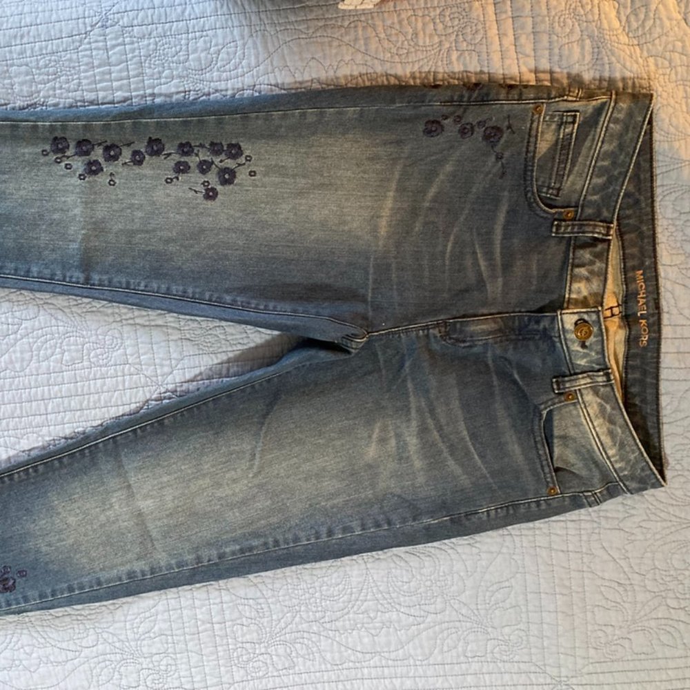 Michael Kors women's Izzy Skinny jeans, size 8, pre-owned.